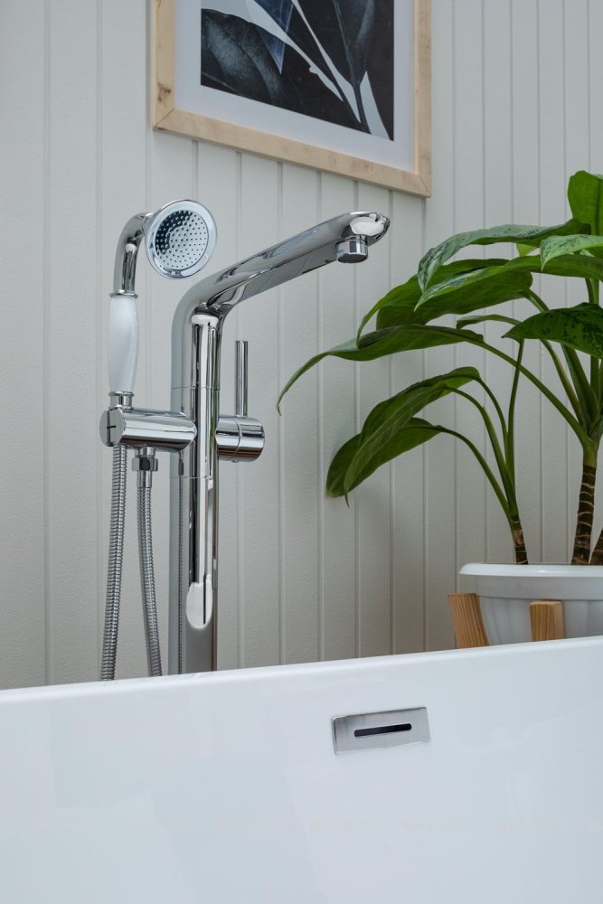 Смеситель для ванны с душем Aquanet JA-5001 Смеситель для ванны с душем Aquanet JA-5001