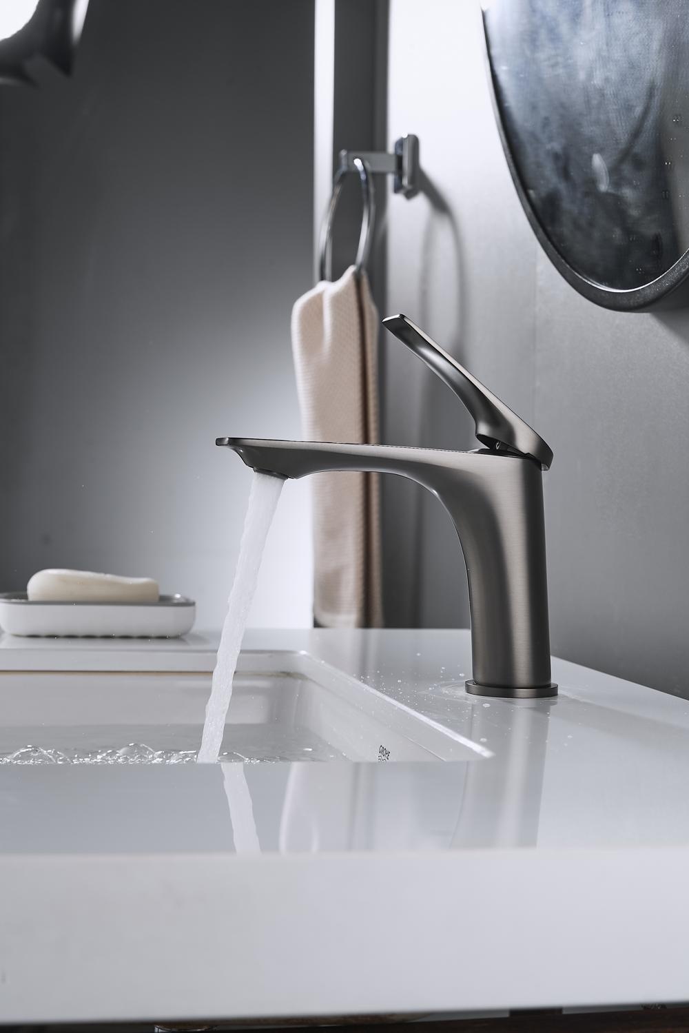 Смеситель для раковины латунь, оружейная сталь S9101T Смеситель для раковины латунь, оружейная сталь S9101T