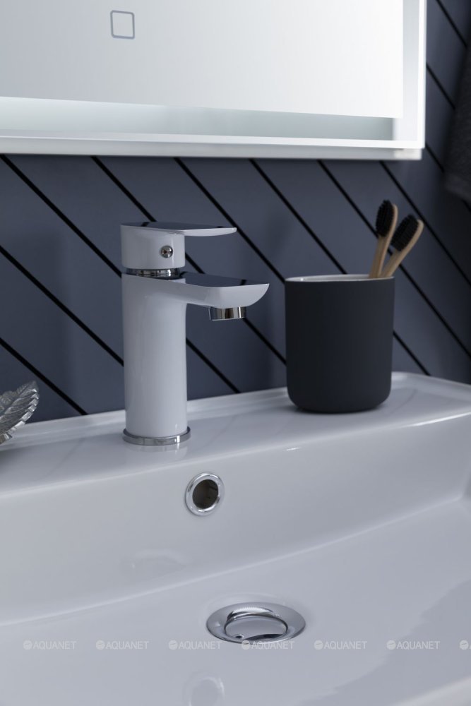 Смеситель для раковины Aquanet Arctic AF520-10СW Смеситель для раковины Aquanet Arctic AF520-10СW
