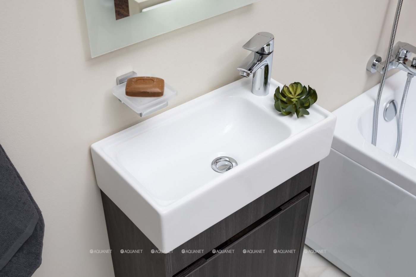 Керамическая раковина BelBagno 7045-KL Керамическая раковина BelBagno 7045-KL