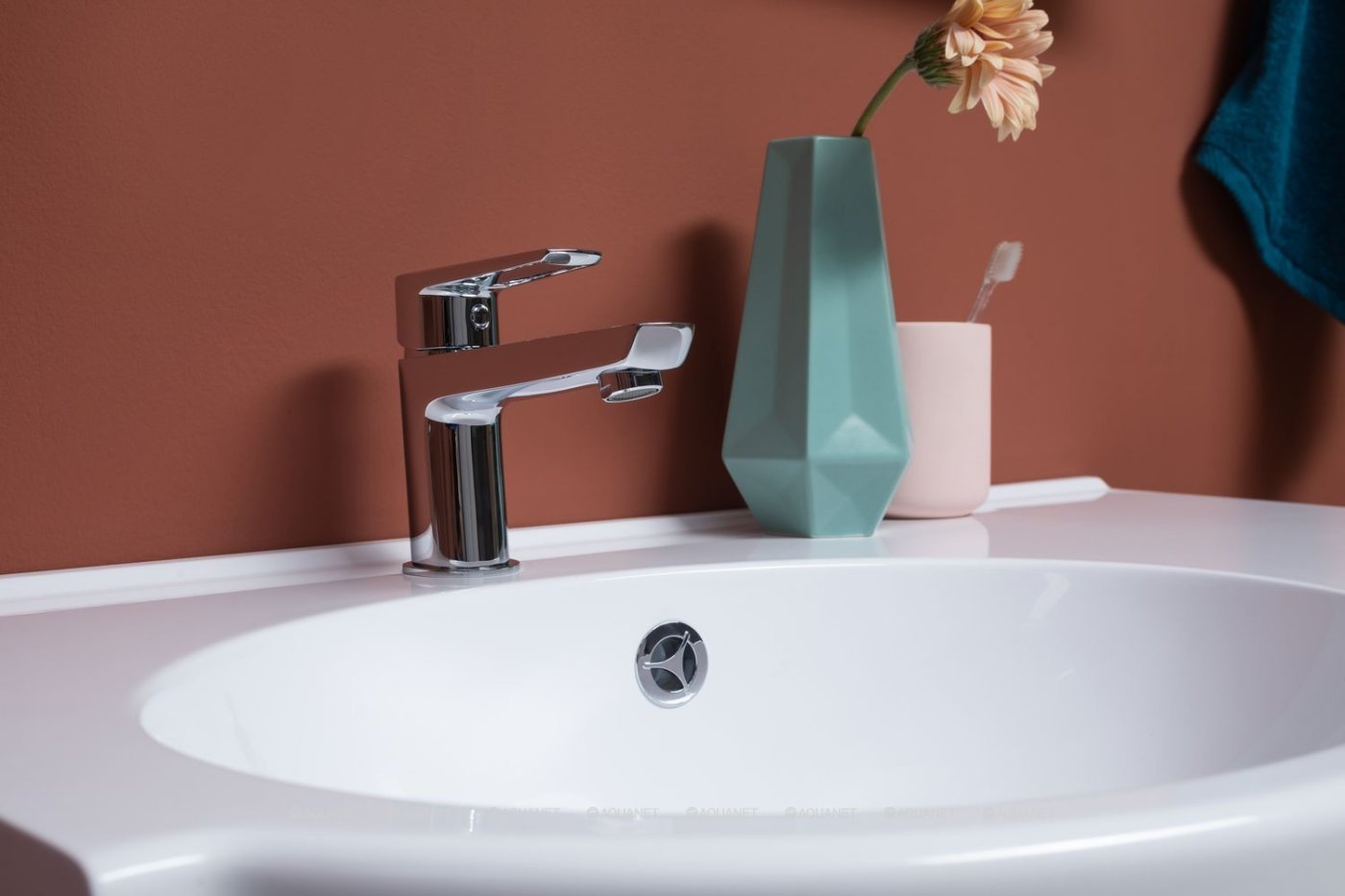 Смеситель для раковины Aquanet Logic AF320-10С Смеситель для раковины Aquanet Logic AF320-10С