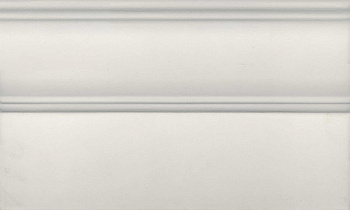 Плинтус FMB024 Борромео бежевый светлый 15*25*15 (уп\13шт), шт Плинтус FMB024 Борромео бежевый светлый 15*25*15 (уп\13шт), шт