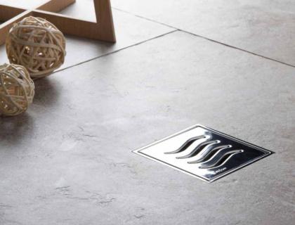 13000080 Точечный трап 150х150 мм Confluo Standard Tide 3 Mask, металл с перфорацией Tide (Волна), с рамкой Исполнение: Хром 