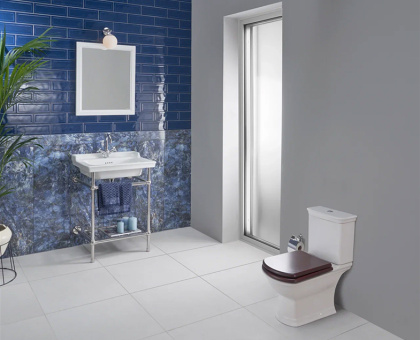 Комплект напольного унитаза Serenada с деревянной крышкой, механизм 3/6 л Комплект напольного унитаза Serenada с деревянной крышкой, механизм 3/6 л