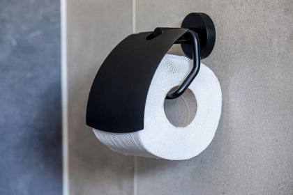 Держатель для туалетной бумаги с крышкой