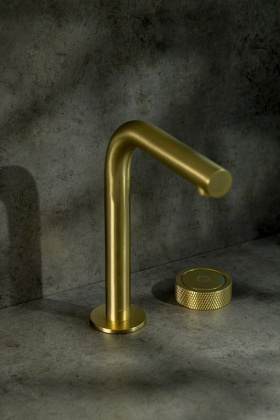 Смеситель автоматический для раковины на 2 отв. TECH Matt Gold