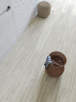 Ламинат Egger 8/32 Classic WV4 Дуб Сория Светло-серый