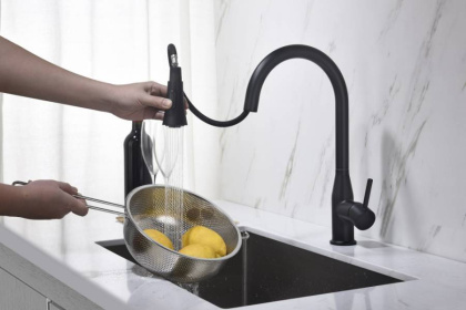 Смеситель Timo Saona 2336/03FL с выдвижной лейкой, черный