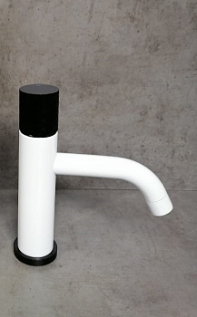 Смеситель для умывальника Stick White-Black Смеситель для умывальника Stick White-Black