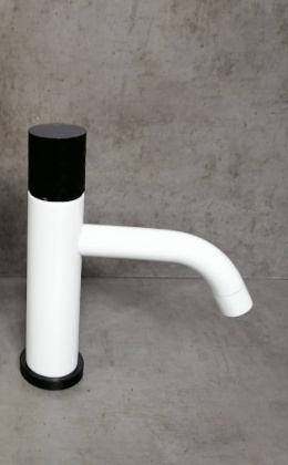 Смеситель для умывальника Stick White-Black Смеситель для умывальника Stick White-Black