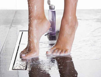 13100002 Линейный трап 450 мм CONFLUO PREMIUM LINE двухсторонняя модель Исполнение: матовый хром без перфорации/полая под плитку, рамка - матовый хром 