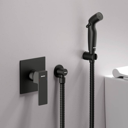 537510300 Gala Смеситель монтируемый в стену с гиг.душем, черный