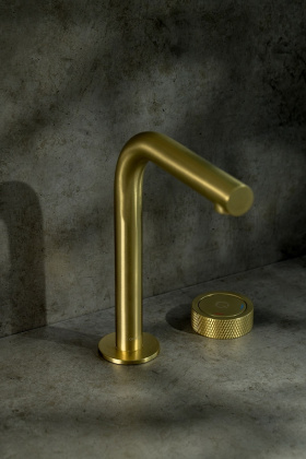 Смеситель автоматический для раковины на 2 отв. TECH Matt Gold Смеситель автоматический для раковины на 2 отв. TECH Matt Gold