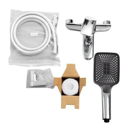 DUE Смеситель для ванны и душа в комплекте с ручным душем, шлангом и держателем, хром DUE-VASM-CRM